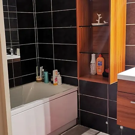 Ref Gallie Apartment
