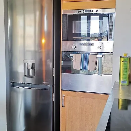 Ref Gallie Apartment *