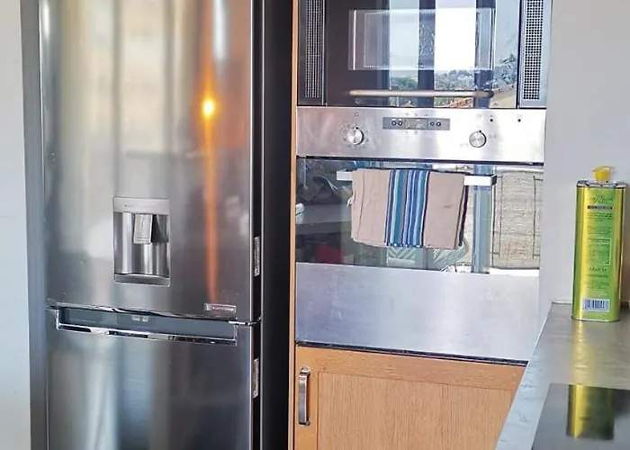 Ref Gallie Apartment *